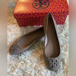 New in box- Tory Burch Flats 8.5 - price firm-